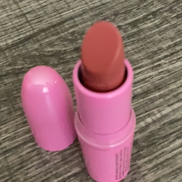 GREASE X REVOLUTION Nude
Lipstick - SANDY - Picture 2 of 7